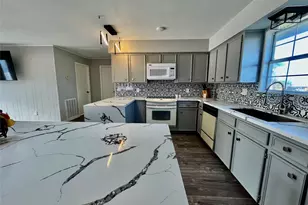 610 Seashell Dr, Surfside Beach, TX 77541 - Photo 17