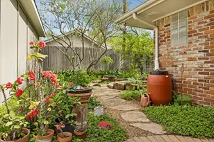 6715 Fairfield St, Houston, TX 77023 - Photo 27