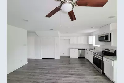 8122 Sterling Shire Street #B, Houston, TX 77078 - Photo 7
