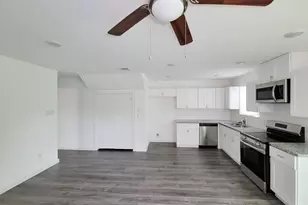 8122 Sterlingshire St, Houston, TX 77078 - Photo 7