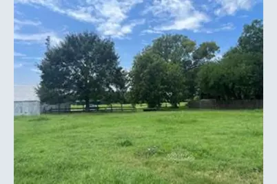 109 W Main Street, Eagle Lake, TX 77434 - Photo 3