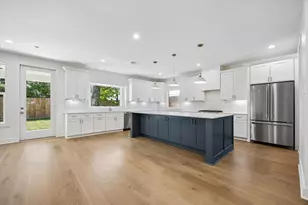10659 Mayfield Rd, Houston, TX 77043 - Photo 9