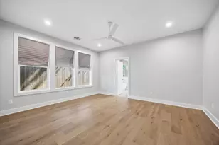10659 Mayfield Rd, Houston, TX 77043 - Photo 11