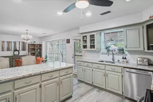 9502 Rolling Oaks Dr, Tomball, TX 77375 - Photo 15