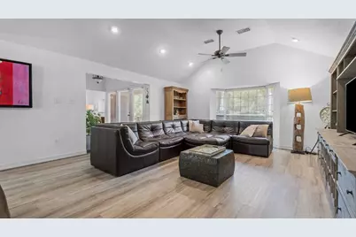 9502 Rolling Oaks Drive, Tomball, TX 77375 - Photo 7
