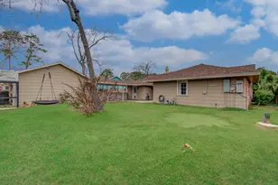 915 Hackberry St, La Porte, TX 77571 - Photo 5