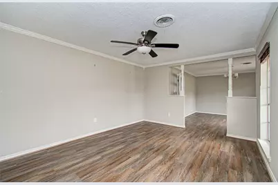 915 Hackberry Street, La Porte, TX 77571 - Photo 11