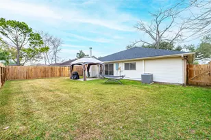 2506 Bisontine St, Friendswood, TX 77546 - Photo 9