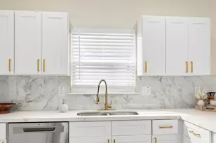 102 E Val Verde St, Brenham, TX 77833 - Photo 11