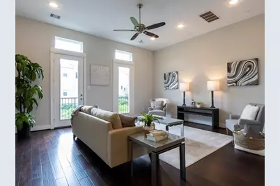 1027 W 24th Street, Houston, TX 77008 - Photo 3