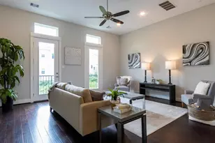 1027 W 24th St, Houston, TX 77008 - Photo 3