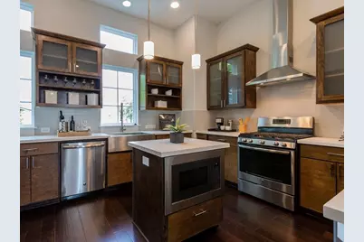 1027 W 24th Street, Houston, TX 77008 - Photo 5