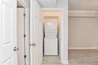 4515 Briar Hollow Place Drive #112, Houston, TX 77027 - Photo 9