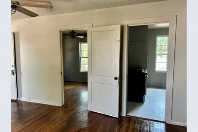 605 E Hunnicutt Street #C, Baytown, TX 77520 - Photo 5