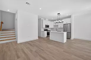 5027 Willow Glen Dr, Houston, TX 77033 - Photo 15