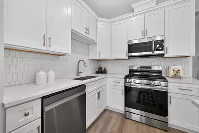 5027 Willow Glen Drive #A-B, Houston, TX 77033 - Photo 9