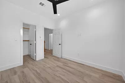5027 Willow Glen Drive #A-B, Houston, TX 77033 - Photo 29