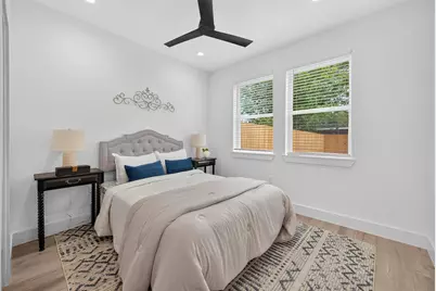 5027 Willow Glen Drive #A-B, Houston, TX 77033 - Photo 15