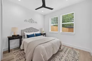 5027 Willow Glen Dr, Houston, TX 77033 - Photo 15