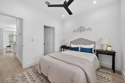 5027 Willow Glen Drive #A-B, Houston, TX 77033 - Photo 17