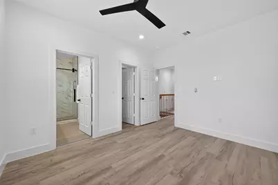 5027 Willow Glen Drive #A-B, Houston, TX 77033 - Photo 21