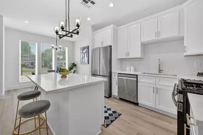 5027 Willow Glen Drive #A-B, Houston, TX 77033 - Photo 11