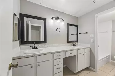 2100 Tanglewilde Street #124, Houston, TX 77063 - Photo 7