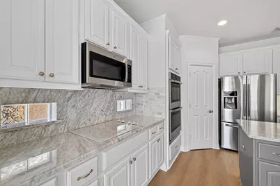 313 Shore Breeze Lane, League City, TX 77573 - Photo 11