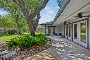 2750 Fontana Dr, Houston, TX 77043 - Photo 25