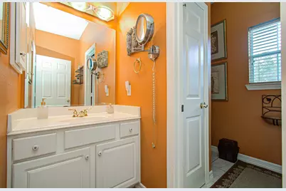 2214 W Holcombe Boulevard, Houston, TX 77030 - Photo 39