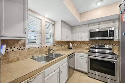 2931 Camelot Lane, Missouri City, TX 77459 - Photo 11