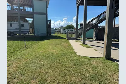 851 Trout Boulevard, Crystal Beach, TX 77650 - Photo 7