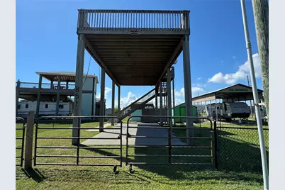 851 Trout Boulevard, Crystal Beach, TX 77650 - Photo 5