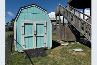 851 Trout Boulevard, Crystal Beach, TX 77650 - Photo 27