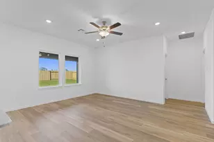 1020 Paddlefish Ln, Alvin, TX 77511 - Photo 5