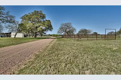 225 Private Road 4007, Hallettsville, TX 77964 - Photo 7