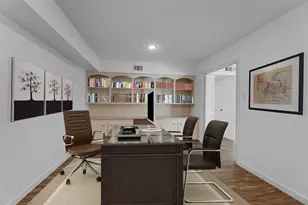 361 N Post Oak Ln, Houston, TX 77024 - Photo 17