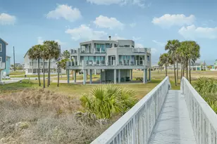 18611 W De Vaca Ln, Galveston, TX 77554 - Photo 3