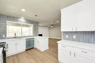 205 Cole St, Webster, TX 77598 - Photo 13