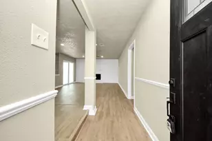 205 Cole St, Webster, TX 77598 - Photo 5