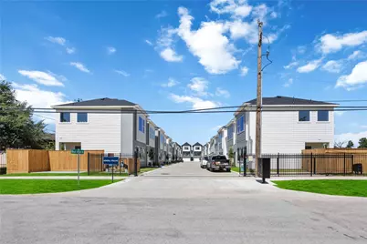 1935 Knoll Square Drive, Houston, TX 77080 - Photo 9