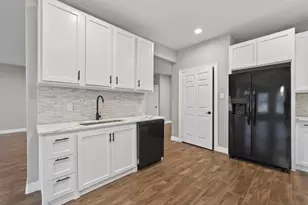 15608 Navajo Trail, Willis, TX 77378 - Photo 21