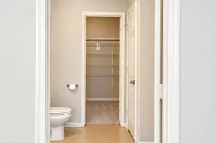 8618 Woodpath Ln, Houston, TX 77075 - Photo 9