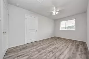 5811 Cartagena St, Houston, TX 77035 - Photo 25