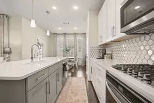3119 Longleaf Meadows Dr, Houston, TX 77063 - Photo 9