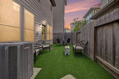3119 Longleaf Meadows Drive, Houston, TX 77063 - Photo 23
