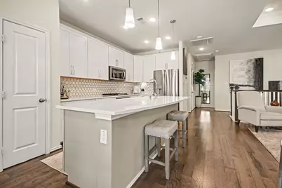 3119 Longleaf Meadows Drive, Houston, TX 77063 - Photo 7