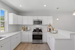 249 Mc Dade St, Hempstead, TX 77445 - Photo 11