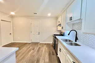 1010 15th Ave N, Texas City, TX 77590 - Photo 5