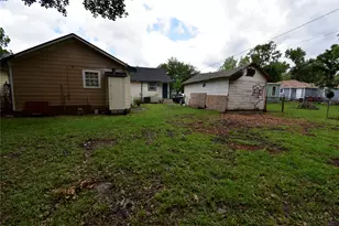 6229 Clover Ridge St, Houston, TX 77087 - Photo 9